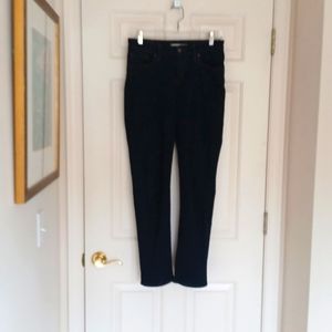 Levi's Classic Midrise Skinny Jeans Size 28